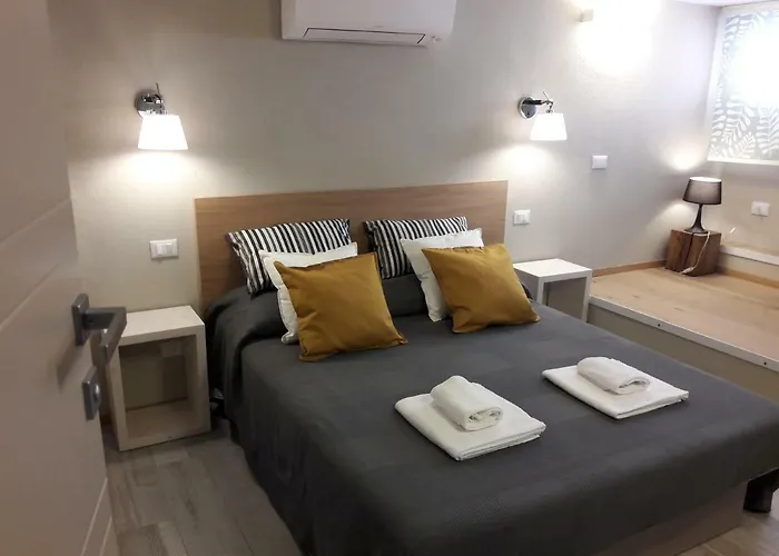 Santa Marta - 3* Vernazza